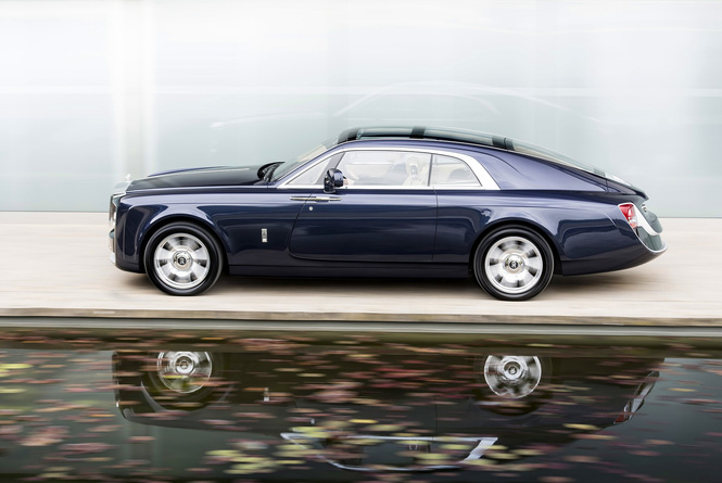 Самый дорогой в мире Rolls-Royce построили для таинственного коллекционера Самый дорогой в мире Rolls-Royce построили для таинственного коллекционера
