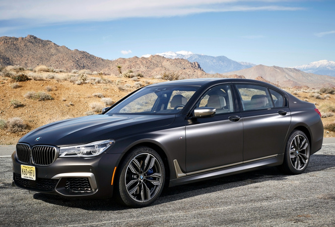BMW M760Li xDrive: 12 цилиндров седьмой серии BMW M760Li xDrive: 12 цилиндров седьмой серии