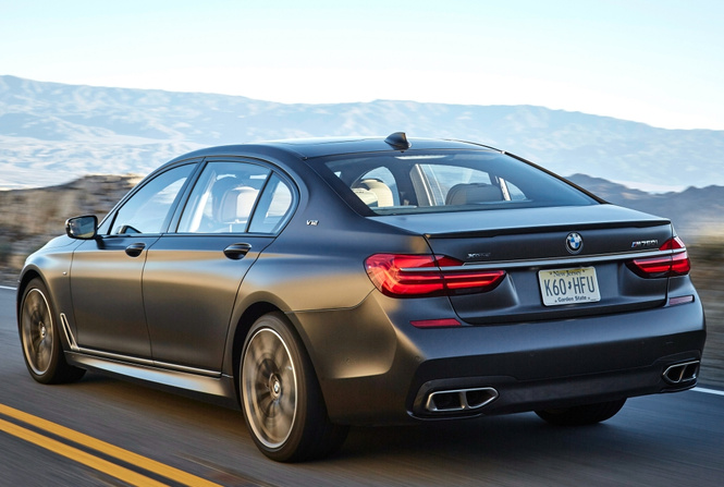 BMW M760Li xDrive: 12 цилиндров седьмой серии BMW M760Li xDrive: 12 цилиндров седьмой серии
