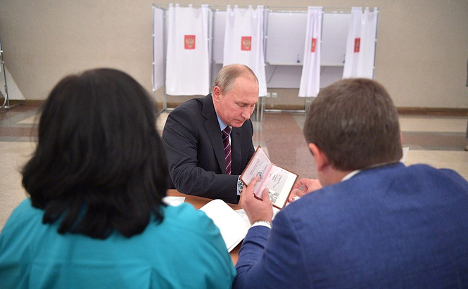 Фото главных страниц паспорта Путина появилось в Интернете! Фото главных страниц паспорта Путина появилось в Интернете!
