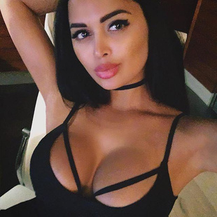 Девушки такие странные.. Никогда не знаешь, что они имеют в виду. Они говорят «нет», когда хотят сказать «да», и сводят человека с ума просто для забавы. А как считаете вы? Все ли девушки одинаковы в ... Девушки такие странные.. Никогда не знаешь, что они имеют в виду. Они говорят «нет», когда хотят сказать «да», и сводят человека с ума просто для забавы. А как считаете вы? Все ли девушки одинаковы в ...