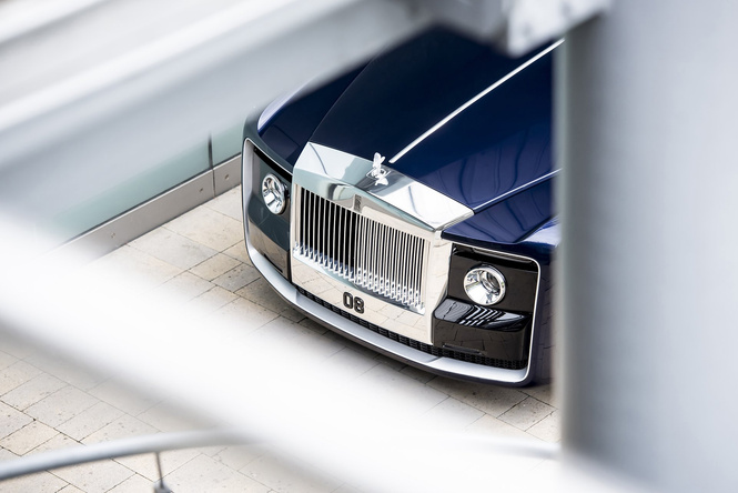 Самый дорогой в мире Rolls-Royce построили для таинственного коллекционера Самый дорогой в мире Rolls-Royce построили для таинственного коллекционера