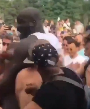 Шакил О’Нил ворвался в слем на музыкальном фестивале (эпичное видео)
