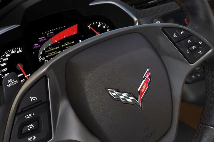 Corvette Stingray — мощный и киногеничный спорткар из недалекого будущего
