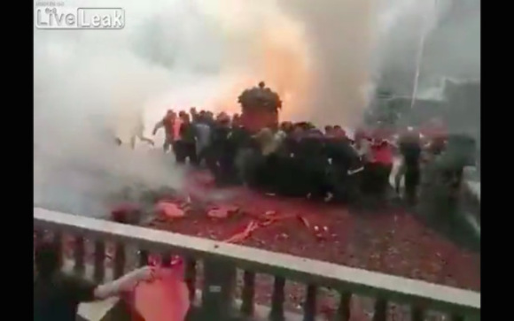 Тысячи взрывов на свадьбе: не теракт, а китайская традиция (ВИДЕО)