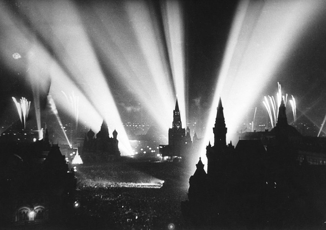 Русский разведчик смеется перед расстрелом. И еще 8 поразительных фотографий Второй мировой войны Русский разведчик смеется перед расстрелом. И еще 8 поразительных фотографий Второй мировой войны