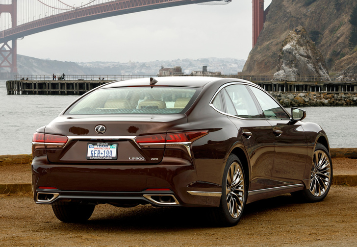 Lexus LS — автомобиль, в котором сначала электрификация, а потом уже революция