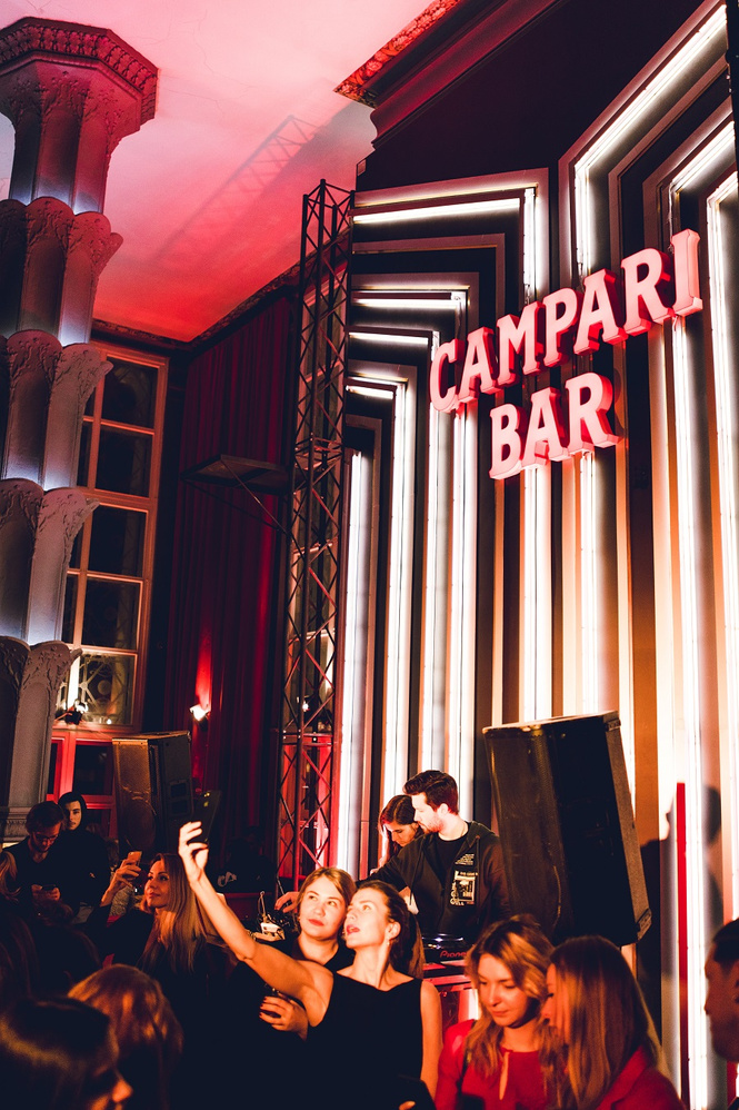 На месте Time Out открылся Campari Bar На месте Time Out открылся Campari Bar