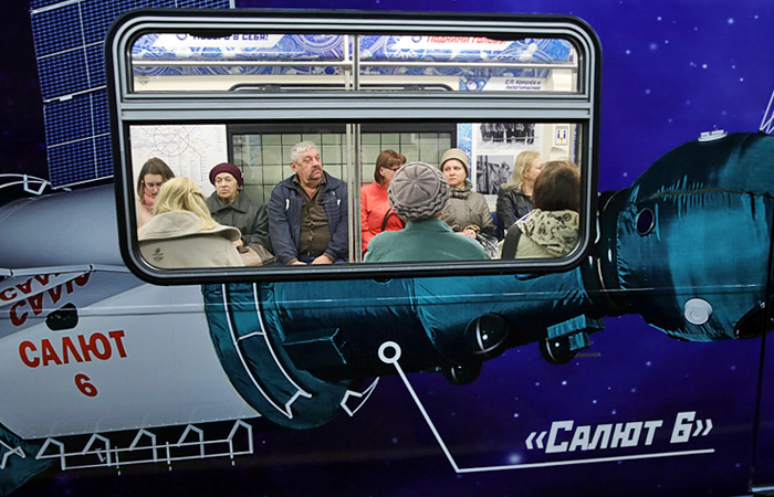 В московском метро появился «космический» поезд!