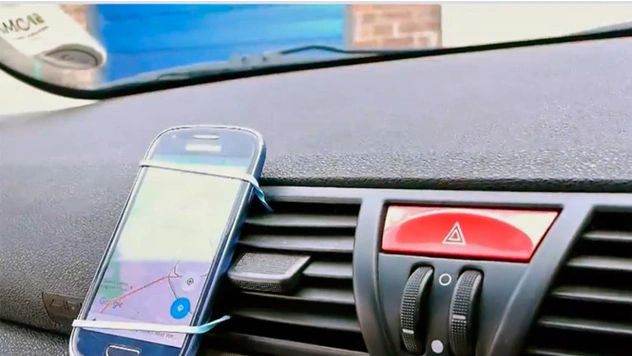 Как самому сделать автомобильный держатель для смартфона
