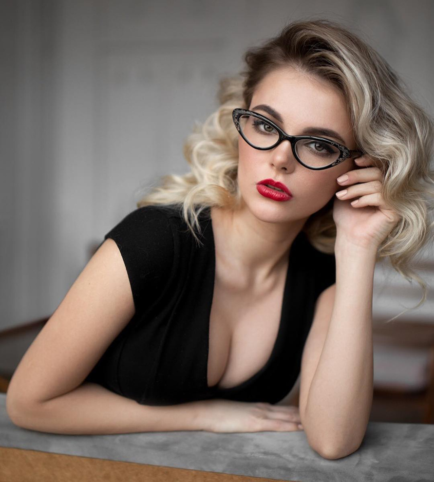 Октябрина Максимова из Питера теперь в топе-10 самых красивых женщин мира 