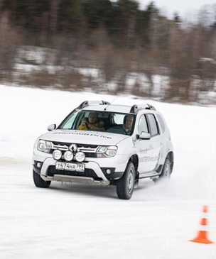 Renault обещает сделать свою водительскую академию доступной для всех желающих