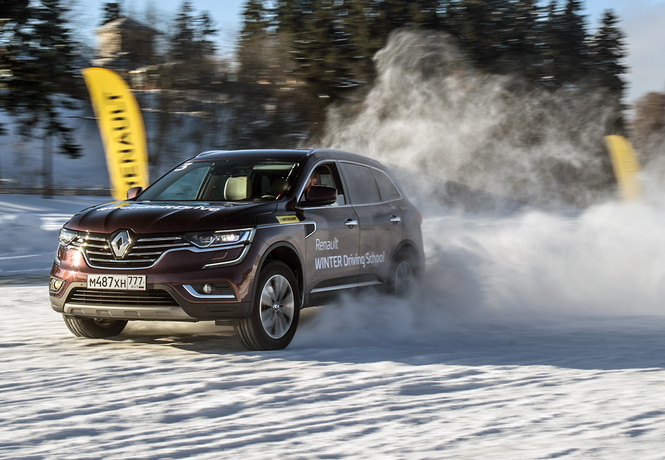 Нефигурное катание: боком по льду на полноприводных Renault Нефигурное катание: боком по льду на полноприводных Renault