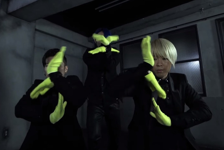 3 танцора — 10 рук: завораживающее видео от японской группы