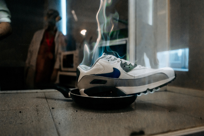 Nike Air Max 90 vs. жидкий борноэтиловый эфир Nike Air Max 90 vs. жидкий борноэтиловый эфир