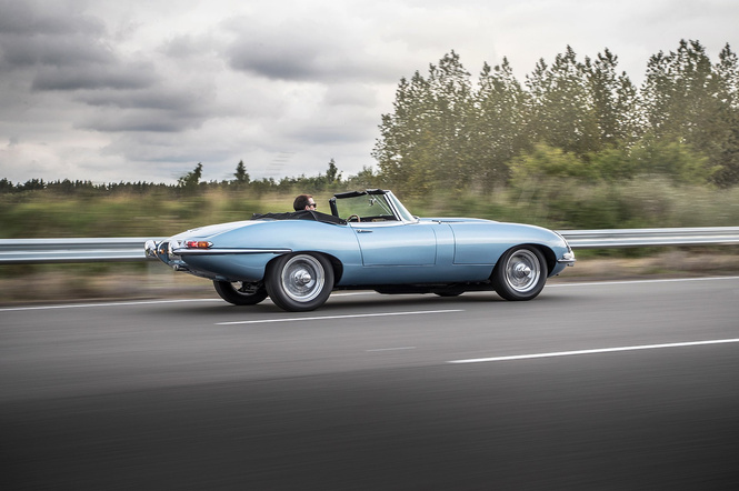 Кто посмел перевести легендарный Jaguar E-Type на электричество?! Ой, это же они сами… Кто посмел перевести легендарный Jaguar E-Type на электричество?! Ой, это же они сами…