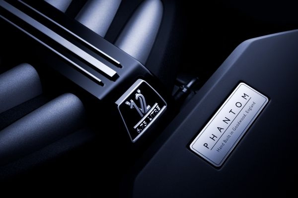 Rolls-Royce Phantom VIII: представлен самый роскошный автомобиль от начала времен Rolls-Royce Phantom VIII: представлен самый роскошный автомобиль от начала времен