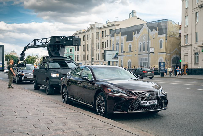 Флагманские модели Lexus снимаются в кино Флагманские модели Lexus снимаются в кино