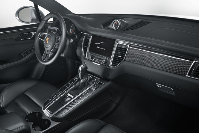 Однажды Porsche Macan пришел в мир, чтобы нас удивить. И до сих пор не может остановиться. Однажды Porsche Macan пришел в мир, чтобы нас удивить. И до сих пор не может остановиться.