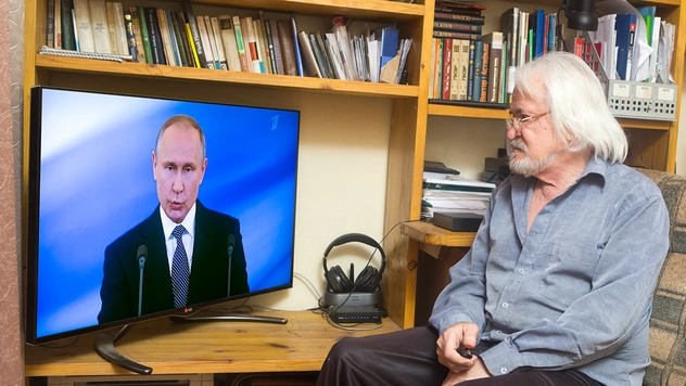 Как Путин получает пенсию и зарплату и есть ли у него наличные