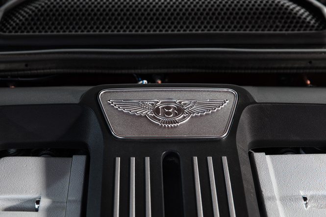 Cамый быстрый четырехдверный Bentley в истории — Flying Spur W12 S Cамый быстрый четырехдверный Bentley в истории — Flying Spur W12 S