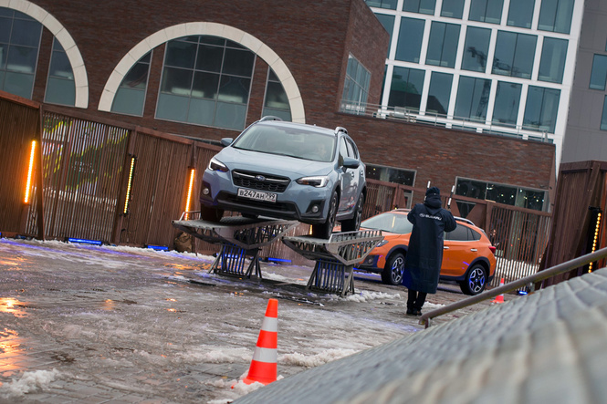 Каток, полоса препятствий и Subaru XV Каток, полоса препятствий и Subaru XV