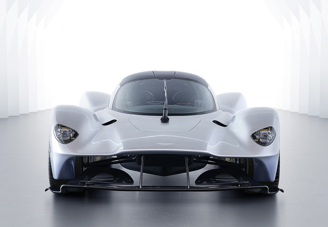 В клубе тысячесильных пополнение: Aston Martin Valkyrie В клубе тысячесильных пополнение: Aston Martin Valkyrie