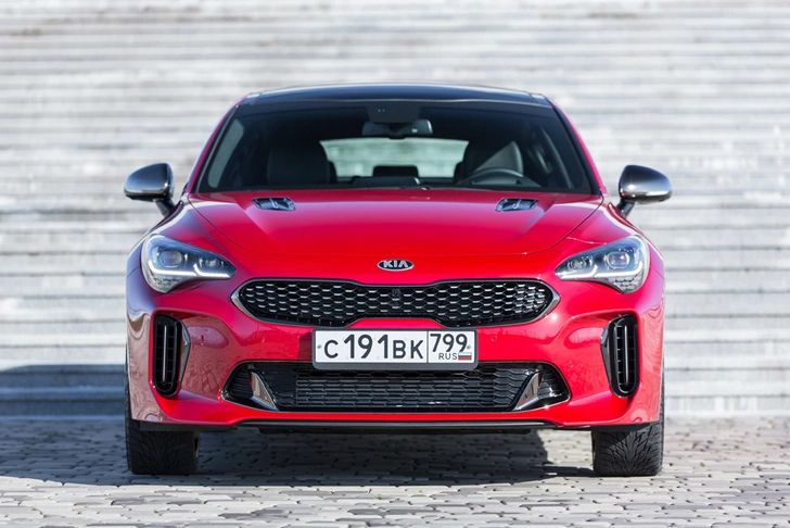 Атомный кореец: чем хорош, а чем и не очень Kia Stinger