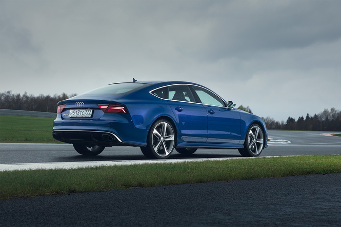 Audi RS 7 Performance: 605 очень хитрых лошадей Audi RS 7 Performance: 605 очень хитрых лошадей