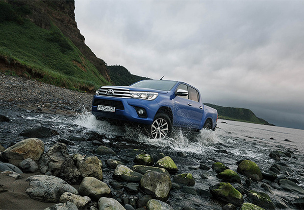 Toyota Hilux 2016 тест-драйв
