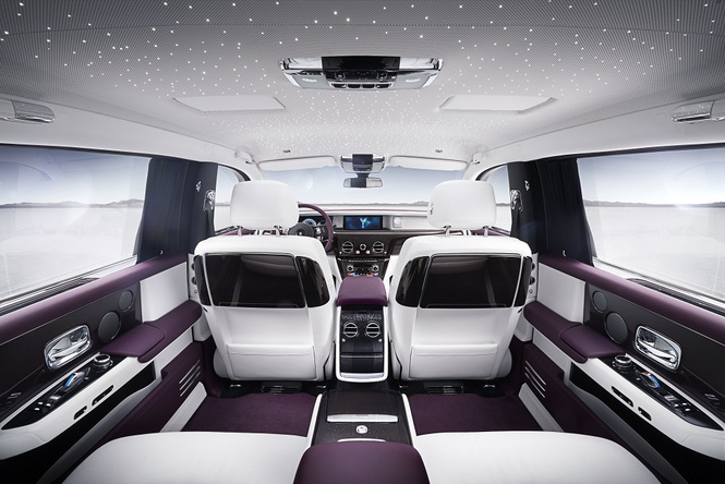 Rolls-Royce Phantom VIII: представлен самый роскошный автомобиль от начала времен Rolls-Royce Phantom VIII: представлен самый роскошный автомобиль от начала времен