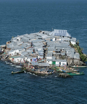 Жизнь на самом густонаселенном острове в мире (галерея)