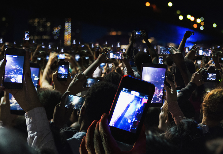 В Америке запрещают снимать смартфонами концерты. Мы — за!