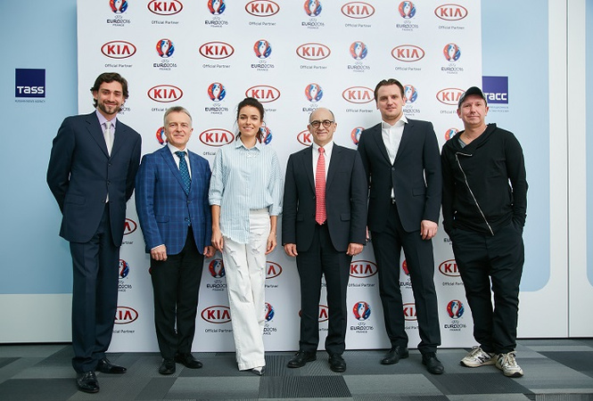KIA разыскивает младшего арбитра на EURO 2016 KIA разыскивает младшего арбитра на EURO 2016
