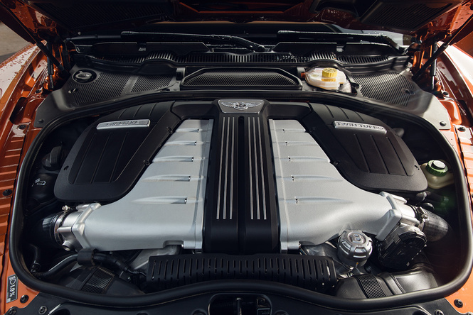 Cамый быстрый четырехдверный Bentley в истории — Flying Spur W12 S Cамый быстрый четырехдверный Bentley в истории — Flying Spur W12 S