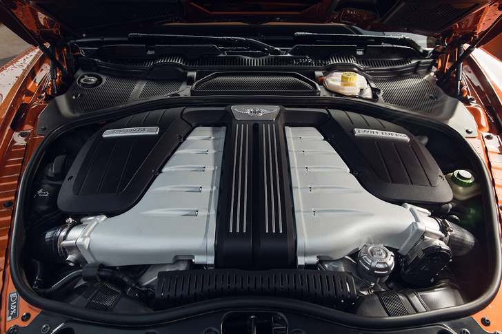 Cамый быстрый четырехдверный Bentley в истории — Flying Spur W12 S
