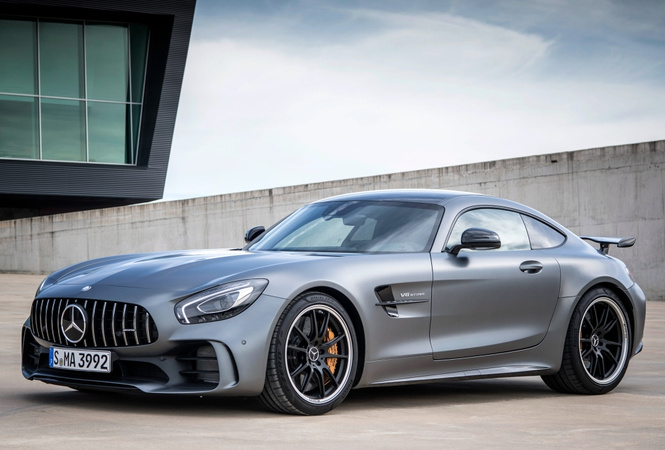 Mercedes-AMG представляет ошеломительно быстрый гран-туризмо GT 4‑Door Coupe Mercedes-AMG представляет ошеломительно быстрый гран-туризмо GT 4‑Door Coupe