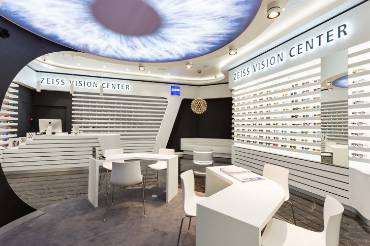 В «Москва-Сити» открылась первая в России оптика Zeiss Vision Center