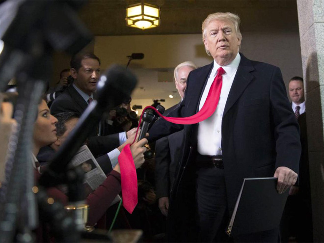 Странная тенденция моды от Дональда Трампа — невероятно длинные галстуки!