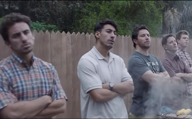 Gillette запустил рекламную кампанию с новым слоганом. Ролик (прилагается) не на шутку разъярил интернет Gillette запустил рекламную кампанию с новым слоганом. Ролик (прилагается) не на шутку разъярил интернет