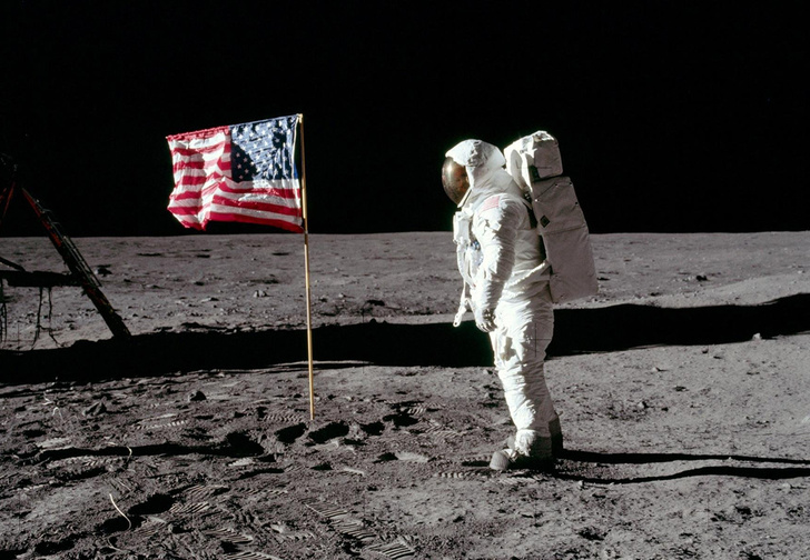 Оказывается, США оставили на Луне не только американский, но и британский флаг