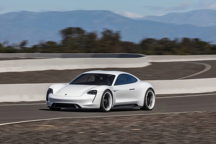 Фото №1 - Porsche представил конкурента Tesla