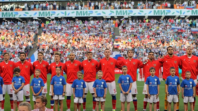 MAXIM побывал на матче сборной в Нижнем Новгороде и рад, что футбол выселили из столицы