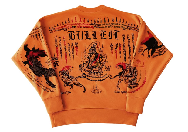 Фото №1 - Дизайнеры Outlaw Creative создали татуированный свитшот Outlaw Creative х Made For Bulleit
