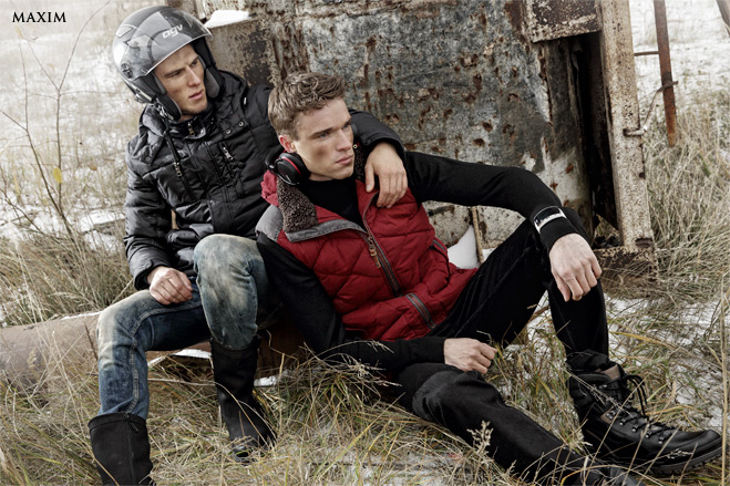 На Тимофее: куртка Colin's, джинсы Calvin Klein Jeans, сапоги Fretz Men Gore-Tex На Арсении: жилет Tom Tailor, водолазка Lacoste, джинсы H.E. by Mango, ботинки Ecco, часы Samsung Gear S На Тимофее: куртка Colin's, джинсы Calvin Klein Jeans, сапоги Fretz Men Gore-Tex На Арсении: жилет Tom Tailor, водолазка Lacoste, джинсы H.E. by Mango, ботинки Ecco, часы Samsung Gear S