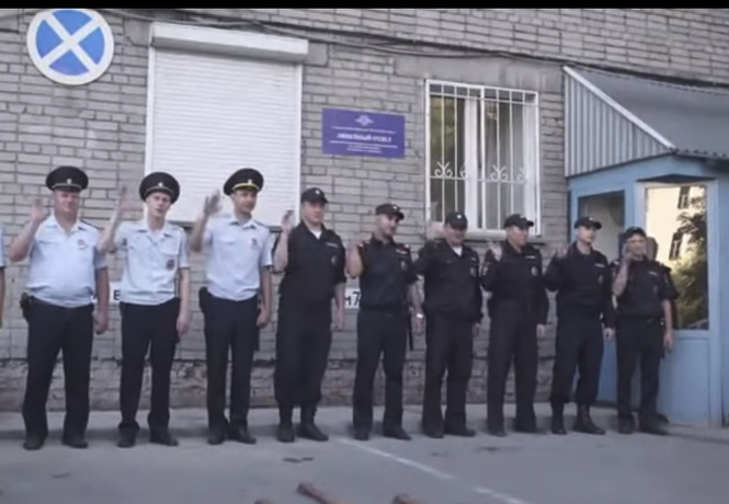 Сибирские полицейские сняли клип про свою работу. И он очень странный (видео) Сибирские полицейские сняли клип про свою работу. И он очень странный (видео)