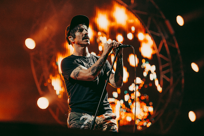 Что творилось на недавних концертах Red Hot Chili Peppers, Ланы Дель Рей, «Сплина» и других рокеров Что творилось на недавних концертах Red Hot Chili Peppers, Ланы Дель Рей, «Сплина» и других рокеров