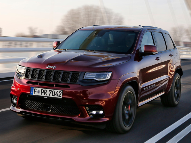 На нашу планету вторгся 717-сильный Jeep Grand Cherokee На нашу планету вторгся 717-сильный Jeep Grand Cherokee