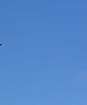 Самолет устроил пассажирам экстремальные «качели» на сильном ветре (три аэрофобных видео)