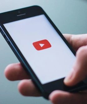 Лайфхак: как проигрывать видео с YouTube на iOS фоном